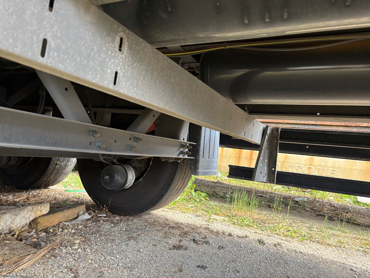 Schmitz Cargobull SKO18/L-13 Luft/Scheibenbremse - Furgoonpoolhaagis: pilt 4 Schmitz Cargobull SKO18/L-13 Luft/Scheibenbremse - Furgoonpoolhaagis: pilt 4