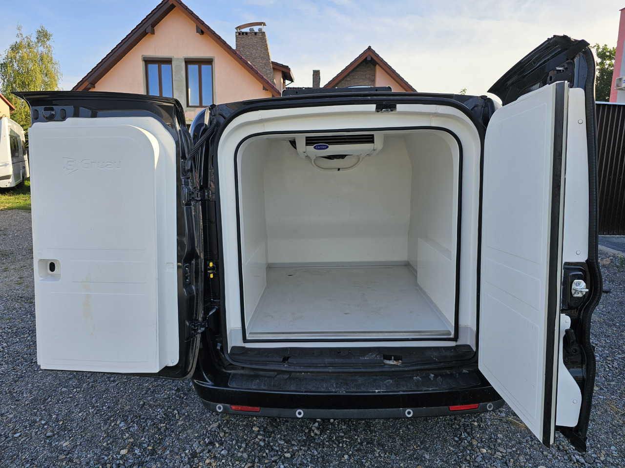 FIAT DOBLO CHLODNIA MROZNIA - 20 C CARRIER KLIMA EURO6 - Tarbesõiduk külmik: pilt 2 FIAT DOBLO CHLODNIA MROZNIA - 20 C CARRIER KLIMA EURO6 - Tarbesõiduk külmik: pilt 2