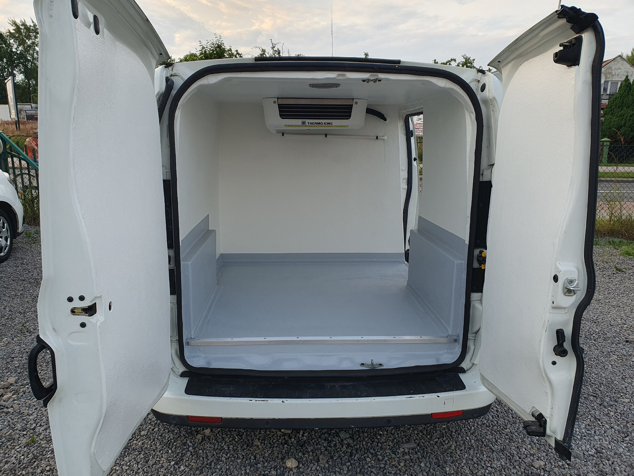 FIAT DOBLO CHLODNIA THERMOKING KLIMA EURO6 - Tarbesõiduk külmik: pilt 1 FIAT DOBLO CHLODNIA THERMOKING KLIMA EURO6 - Tarbesõiduk külmik: pilt 1