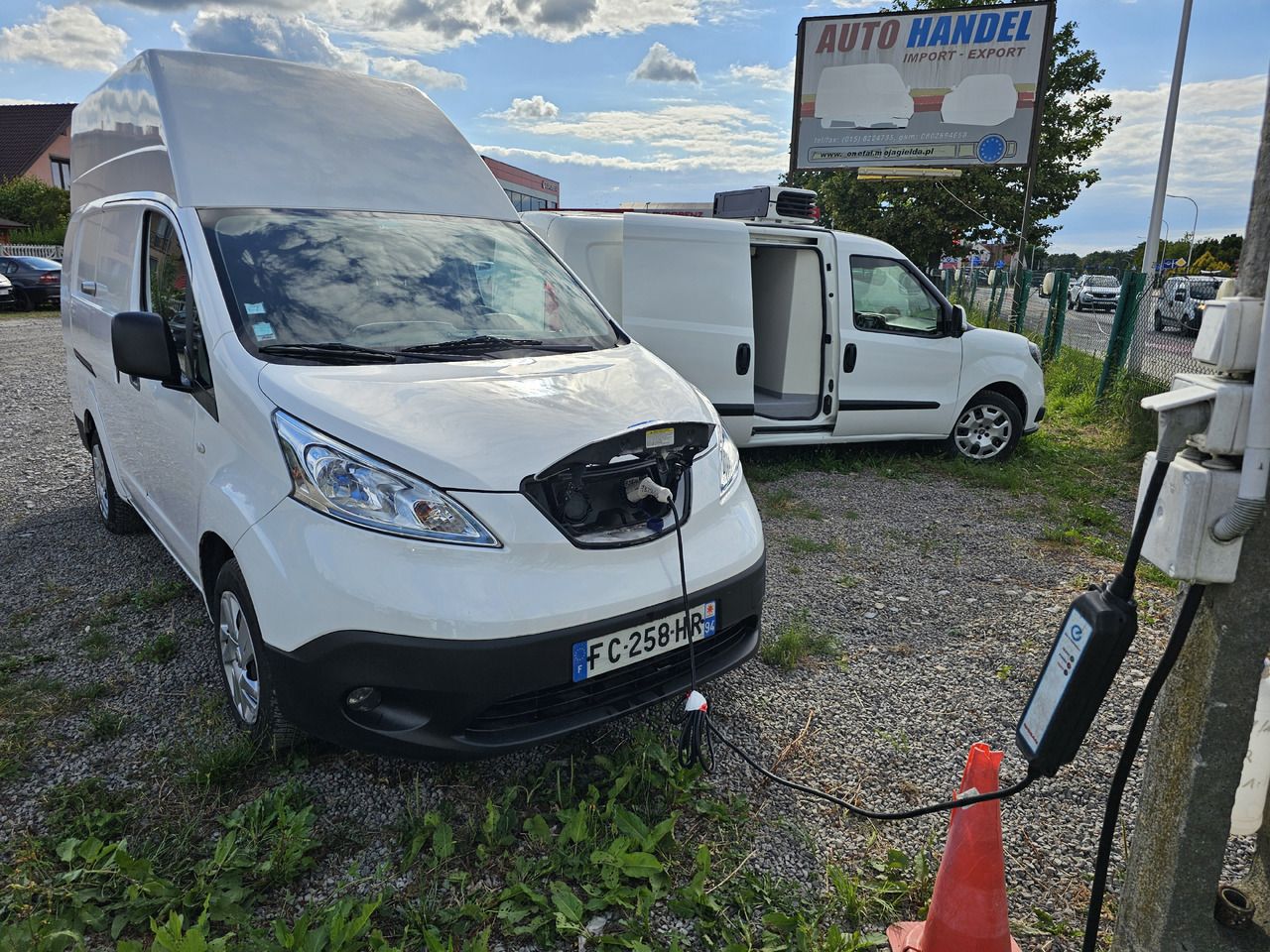 NISSAN E-NV200 ELEKTRYCZNY 40 KV 250 km KLIMA KAMERA - Väike kaubik, Elektrikaubik: pilt 1 NISSAN E-NV200 ELEKTRYCZNY 40 KV 250 km KLIMA KAMERA - Väike kaubik, Elektrikaubik: pilt 1