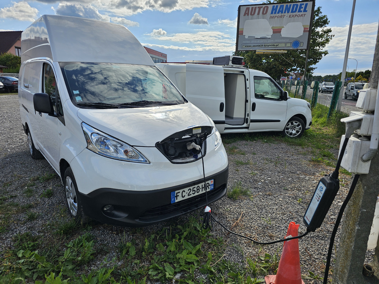 NISSAN E-NV200 ELEKTRYCZNY 40 KV 250 km klima kamera - Väike kaubik, Elektrikaubik: pilt 2 NISSAN E-NV200 ELEKTRYCZNY 40 KV 250 km klima kamera - Väike kaubik, Elektrikaubik: pilt 2