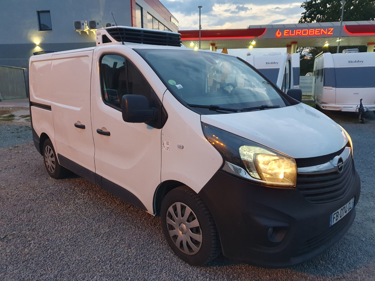 Opel VIVARO CHLODNIA CARRIER+230V KLIMA NAVI EURO6 - Tarbesõiduk külmik: pilt 4 Opel VIVARO CHLODNIA CARRIER+230V KLIMA NAVI EURO6 - Tarbesõiduk külmik: pilt 4