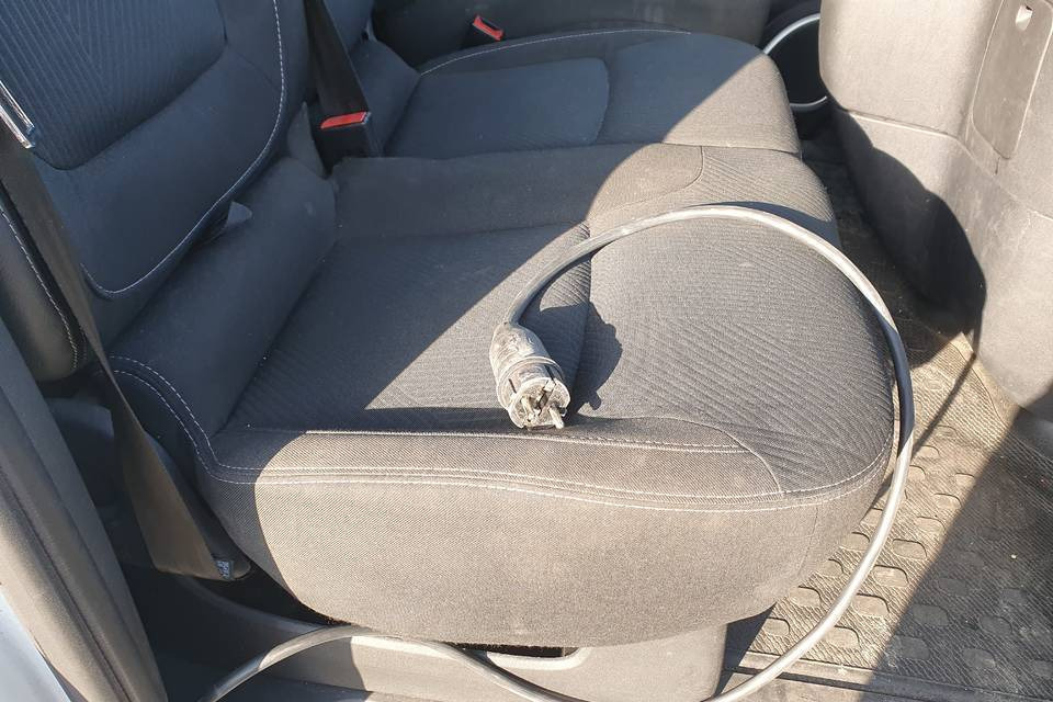 RENAULT TRAFIC CHLODNIA MROZNIA CARRIER+230V KLIMA EURO6 - Tarbesõiduk külmik: pilt 4 RENAULT TRAFIC CHLODNIA MROZNIA CARRIER+230V KLIMA EURO6 - Tarbesõiduk külmik: pilt 4