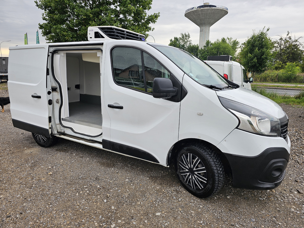 RENAULT TRAFIC CHLODNIA MROZNIA CARRIER+230V KLIMA EURO6 - Tarbesõiduk külmik: pilt 1 RENAULT TRAFIC CHLODNIA MROZNIA CARRIER+230V KLIMA EURO6 - Tarbesõiduk külmik: pilt 1