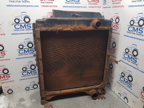 Case 5000 5140, 5250 Engine Water Cooling Radiator 104753a1; 104753a2; A190604 - Radiaator - Traktor: pilt 1 Case 5000 5140, 5250 Engine Water Cooling Radiator 104753a1; 104753a2; A190604 - Radiaator - Traktor: pilt 1