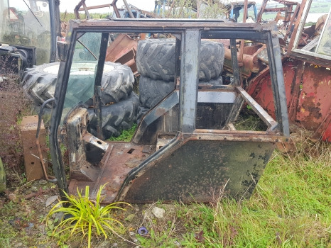 Case 5140, 5120, 5130, 5150 Cab Frame 241678a1, 1330957c3, 1340148c3 - Kabiin: pilt 1 Case 5140, 5120, 5130, 5150 Cab Frame 241678a1, 1330957c3, 1340148c3 - Kabiin: pilt 1