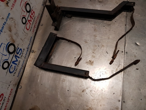 Case 5140, 5120, 5130, Fuel Tank Bracket Kit 1534442c1, 1534445c1 - Kütusepaak: pilt 3 Case 5140, 5120, 5130, Fuel Tank Bracket Kit 1534442c1, 1534445c1 - Kütusepaak: pilt 3