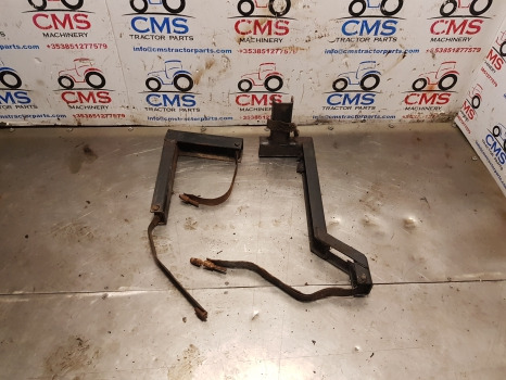 Case 5140, 5120, 5130, Fuel Tank Bracket Kit 1534442c1, 1534445c1 - Kütusepaak: pilt 1 Case 5140, 5120, 5130, Fuel Tank Bracket Kit 1534442c1, 1534445c1 - Kütusepaak: pilt 1