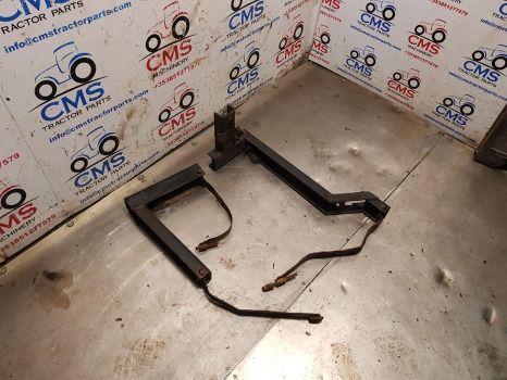 Case 5140, 5120, 5130, Fuel Tank Bracket Kit 1534442c1, 1534445c1 - Kütusepaak: pilt 2 Case 5140, 5120, 5130, Fuel Tank Bracket Kit 1534442c1, 1534445c1 - Kütusepaak: pilt 2