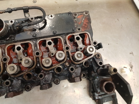 Case 5140, 5130, 5150 Engine Cylinder Head S433911273-10, J929735, J910276 - Mootori pea: pilt 3 Case 5140, 5130, 5150 Engine Cylinder Head S433911273-10, J929735, J910276 - Mootori pea: pilt 3