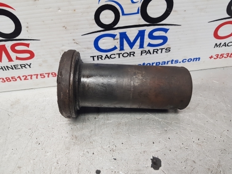 Case David Brown 1690, 1694, 1590, 1594 Clutch Release Bearing Carrier K200355 - Sidur ja varuosad - Põllutööseade: pilt 1 Case David Brown 1690, 1694, 1590, 1594 Clutch Release Bearing Carrier K200355 - Sidur ja varuosad - Põllutööseade: pilt 1