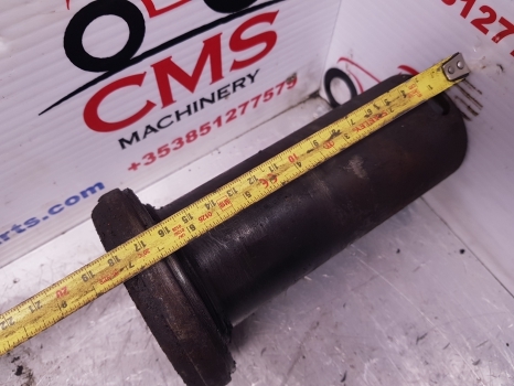 Case David Brown 1690, 1694, 1590, 1594 Clutch Release Bearing Carrier K200355 - Sidur ja varuosad - Põllutööseade: pilt 4 Case David Brown 1690, 1694, 1590, 1594 Clutch Release Bearing Carrier K200355 - Sidur ja varuosad - Põllutööseade: pilt 4