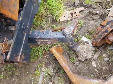 Case International 795xl, 895xl 2wd Front Axle Complete - Esitelg - Põllutööseade: pilt 3 Case International 795xl, 895xl 2wd Front Axle Complete - Esitelg - Põllutööseade: pilt 3