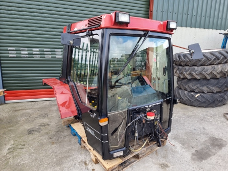 Case International 856xl, 956xl, 1056xl Complete Cab Xl, Cab N56 - Kabiin: pilt 2 Case International 856xl, 956xl, 1056xl Complete Cab Xl, Cab N56 - Kabiin: pilt 2