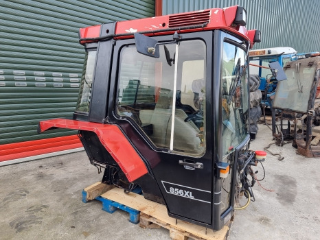 Case International 856xl, 956xl, 1056xl Complete Cab Xl, Cab N56 - Kabiin: pilt 3 Case International 856xl, 956xl, 1056xl Complete Cab Xl, Cab N56 - Kabiin: pilt 3