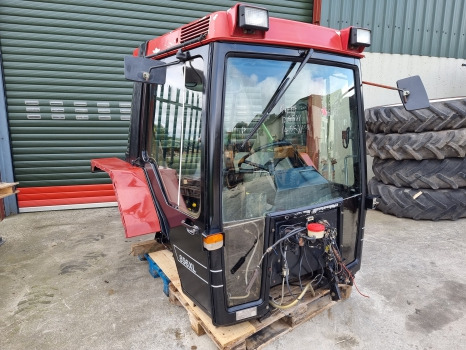 Case International 856xl, 956xl, 1056xl Complete Cab Xl, Cab N56 - Kabiin: pilt 1 Case International 856xl, 956xl, 1056xl Complete Cab Xl, Cab N56 - Kabiin: pilt 1