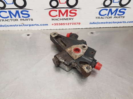 Case International 885, C, Cx, Hydraulic Auxiliary Spool Valve Plate 94070c1 - Hüdraulika: pilt 3 Case International 885, C, Cx, Hydraulic Auxiliary Spool Valve Plate 94070c1 - Hüdraulika: pilt 3