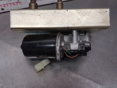 Case Mxm190, 140, 130 New Holland Tm120, 140 Front Wiper Motor 82016930 - Klaasipuhasti: pilt 5 Case Mxm190, 140, 130 New Holland Tm120, 140 Front Wiper Motor 82016930 - Klaasipuhasti: pilt 5