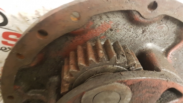 Case New Holland Fiat Front Axle Hub Support Carrier 5181055, 5181054, 5136925 - Rumm - Traktor: pilt 4 Case New Holland Fiat Front Axle Hub Support Carrier 5181055, 5181054, 5136925 - Rumm - Traktor: pilt 4