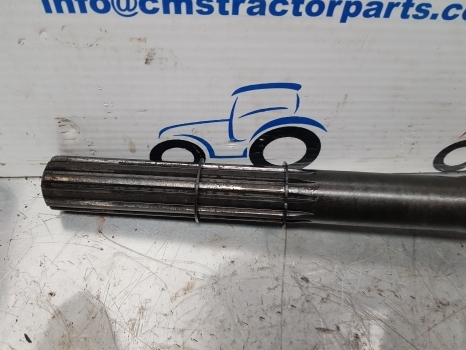 Case New Holland T6, T6000, Maxxum T6070 Front Axle Drive Shaft Lhs 84194811 - Veovõll - Traktor: pilt 4 Case New Holland T6, T6000, Maxxum T6070 Front Axle Drive Shaft Lhs 84194811 - Veovõll - Traktor: pilt 4