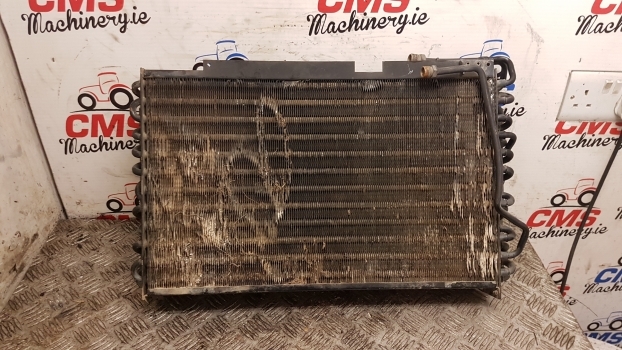 Case New Holland Tm Mxm 120 Condenser Radiator 82019425; 82023592; 82033407 - Kondensaator - Traktor: pilt 1 Case New Holland Tm Mxm 120 Condenser Radiator 82019425; 82023592; 82033407 - Kondensaator - Traktor: pilt 1
