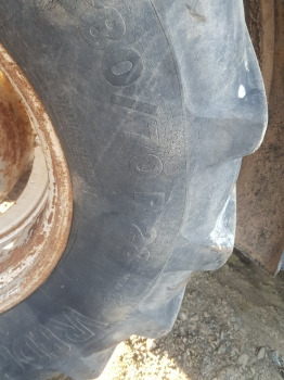 Case New Holland Tm, Mxm, 60, M, Mxu Series Mxu100 Front Wheel Rim R28 - Komplektne ratas - Põllutööseade: pilt 3 Case New Holland Tm, Mxm, 60, M, Mxu Series Mxu100 Front Wheel Rim R28 - Komplektne ratas - Põllutööseade: pilt 3