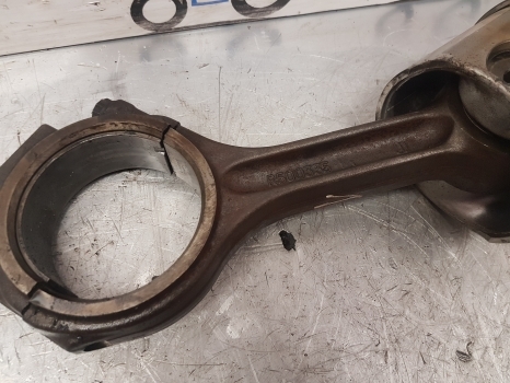 Claas 836 John Deere Engine Connecting Rod 6005024536, R500335, Re500608 - Ühendusvarras - Traktor: pilt 2 Claas 836 John Deere Engine Connecting Rod 6005024536, R500335, Re500608 - Ühendusvarras - Traktor: pilt 2