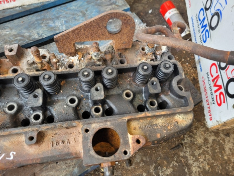 Mootori pea Claas Ares 656 John Deere 6820 Engine Cylinder Head R121608, 6005021490, Re57489: pilt 7