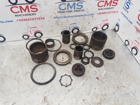 Claas Ares 800 Series 836 Pro Active Front Axle Assorted Parts - Esitelg - Traktor: pilt 1 Claas Ares 800 Series 836 Pro Active Front Axle Assorted Parts - Esitelg - Traktor: pilt 1