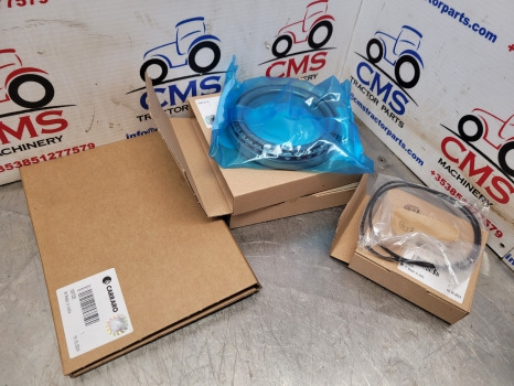 Claas Arion 500, 600 A34, A35, A36, A37 Front Axle Hub Replacement Kit 45180 - Esitelg: pilt 5 Claas Arion 500, 600 A34, A35, A36, A37 Front Axle Hub Replacement Kit 45180 - Esitelg: pilt 5
