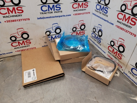Claas Arion 500, 600 A34, A35, A36, A37 Front Axle Hub Replacement Kit 45180 - Esitelg: pilt 1 Claas Arion 500, 600 A34, A35, A36, A37 Front Axle Hub Replacement Kit 45180 - Esitelg: pilt 1