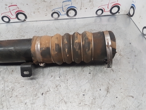 Claas Arion 500, 600 Series 640 Intercooler Air Pipe 0021503581, 0021503393 - Sisejahutus - Traktor: pilt 3 Claas Arion 500, 600 Series 640 Intercooler Air Pipe 0021503581, 0021503393 - Sisejahutus - Traktor: pilt 3