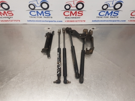 Claas Arion 530, 500, 600 Charge Air Cooler Gas Struds Assy 0021662550 - Radiaator: pilt 2 Claas Arion 530, 500, 600 Charge Air Cooler Gas Struds Assy 0021662550 - Radiaator: pilt 2