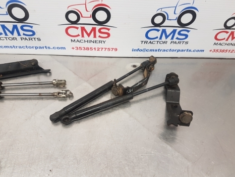 Claas Arion 530, 500, 600 Charge Air Cooler Gas Struds Assy 0021662550 - Radiaator: pilt 5 Claas Arion 530, 500, 600 Charge Air Cooler Gas Struds Assy 0021662550 - Radiaator: pilt 5