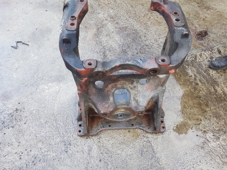 Claas Arion 640, 460, 430, Ares Front Axle Support Bolster 0011223581, 11020370 - Esitelg - Põllutööseade: pilt 2 Claas Arion 640, 460, 430, Ares Front Axle Support Bolster 0011223581, 11020370 - Esitelg - Põllutööseade: pilt 2
