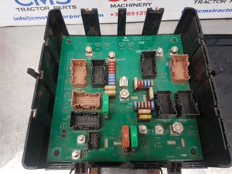 Claas Arion 640, 500, 600, Axion 950, 920, 900 Cab Fuse Box Unit 0021845140 - Kaitse - Traktor: pilt 3 Claas Arion 640, 500, 600, Axion 950, 920, 900 Cab Fuse Box Unit 0021845140 - Kaitse - Traktor: pilt 3