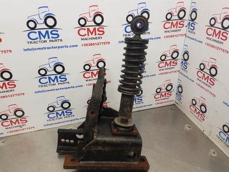Claas Arion 640, 600, 500 Cab Back Suspension Support Assy Lhs 0021500115 - Kabiini vedrustus - Põllutööseade: pilt 3 Claas Arion 640, 600, 500 Cab Back Suspension Support Assy Lhs 0021500115 - Kabiini vedrustus - Põllutööseade: pilt 3