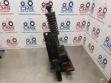 Claas Arion 640, 600, 500 Cab Back Suspension Support Assy Lhs 0021500115 - Kabiini vedrustus - Põllutööseade: pilt 1 Claas Arion 640, 600, 500 Cab Back Suspension Support Assy Lhs 0021500115 - Kabiini vedrustus - Põllutööseade: pilt 1