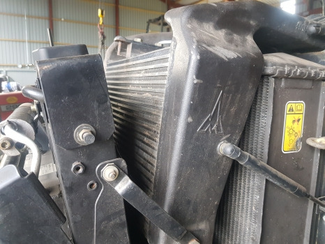 Deutz Agrotron M620, M610, M615, M600,ttv Intercooler 0.015.6910.2/20 - Radiaator: pilt 1 Deutz Agrotron M620, M610, M615, M600,ttv Intercooler 0.015.6910.2/20 - Radiaator: pilt 1