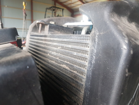 Deutz Agrotron M620, M610, M615, M600,ttv Intercooler 0.015.6910.2/20 - Radiaator: pilt 2 Deutz Agrotron M620, M610, M615, M600,ttv Intercooler 0.015.6910.2/20 - Radiaator: pilt 2