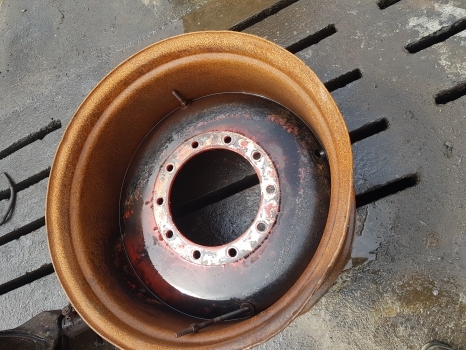 Fendt 724 S4 Massey Ferguson Front Wheel Rim W18x28, Red H718701024018 - Velg - Traktor: pilt 3 Fendt 724 S4 Massey Ferguson Front Wheel Rim W18x28, Red H718701024018 - Velg - Traktor: pilt 3