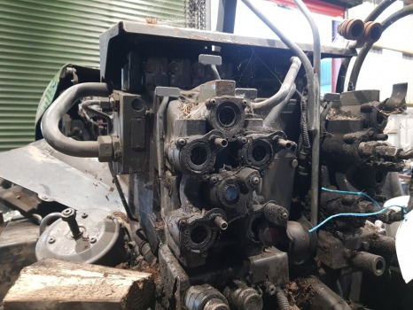 Fendt 928 Auxiliary Hydraulic Valve Block Assy G931962020170, G931962030111 - Hüdraulika: pilt 1 Fendt 928 Auxiliary Hydraulic Valve Block Assy G931962020170, G931962030111 - Hüdraulika: pilt 1