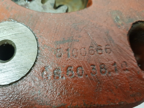 Fiat 110-90, 100-90, 110-90dt, 100-90dt Axle Carrier Assy 5100666, 5100649 - Telg ja varuosad - Traktor: pilt 4 Fiat 110-90, 100-90, 110-90dt, 100-90dt Axle Carrier Assy 5100666, 5100649 - Telg ja varuosad - Traktor: pilt 4