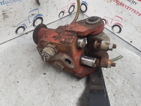 Fiat 115-90, 140-90, 160-90 Brake Pedals Linkage Complete 5110643, 5110653 - Piduriosad - Traktor: pilt 5 Fiat 115-90, 140-90, 160-90 Brake Pedals Linkage Complete 5110643, 5110653 - Piduriosad - Traktor: pilt 5