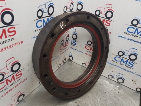 Fiat 140-90, 130-90, 160-90 Rear Axle Spacer Brake Housing 5117648, 5117658 - Piduriosad - Traktor: pilt 3 Fiat 140-90, 130-90, 160-90 Rear Axle Spacer Brake Housing 5117648, 5117658 - Piduriosad - Traktor: pilt 3