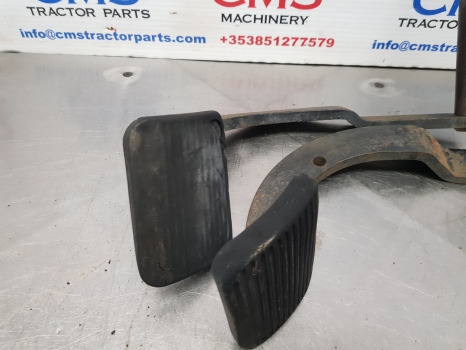 Fiat 140-90, 90-90, 115-90, Brake Pedals Pair 5110643, 5110653 - Piduriosad - Põllutööseade: pilt 3 Fiat 140-90, 90-90, 115-90, Brake Pedals Pair 5110643, 5110653 - Piduriosad - Põllutööseade: pilt 3