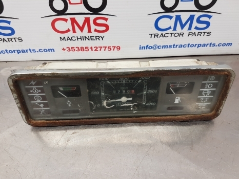 Fiat 66, 90, 93 Series 90-90, 100-90 Instrument Cluster Clock 5125046, 5105878 - Tuled/ Valgus - Traktor: pilt 1 Fiat 66, 90, 93 Series 90-90, 100-90 Instrument Cluster Clock 5125046, 5105878 - Tuled/ Valgus - Traktor: pilt 1