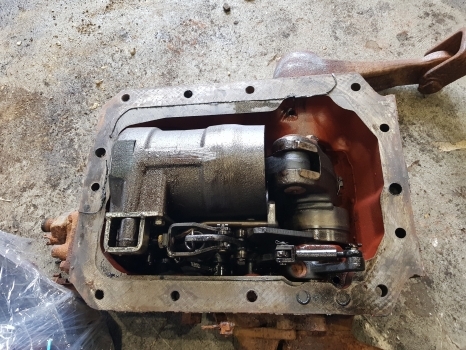 Fiat 70-90, 80-90 Hydraulic Lift Cover Assy 5117164, 5125938, 5123957, 5123959 - Hüdraulika - Traktor: pilt 2 Fiat 70-90, 80-90 Hydraulic Lift Cover Assy 5117164, 5125938, 5123957, 5123959 - Hüdraulika - Traktor: pilt 2