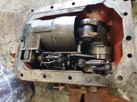 Fiat 70-90, 80-90 Hydraulic Lift Cover Assy 5117164, 5125938, 5123957, 5123959 - Hüdraulika - Traktor: pilt 4 Fiat 70-90, 80-90 Hydraulic Lift Cover Assy 5117164, 5125938, 5123957, 5123959 - Hüdraulika - Traktor: pilt 4