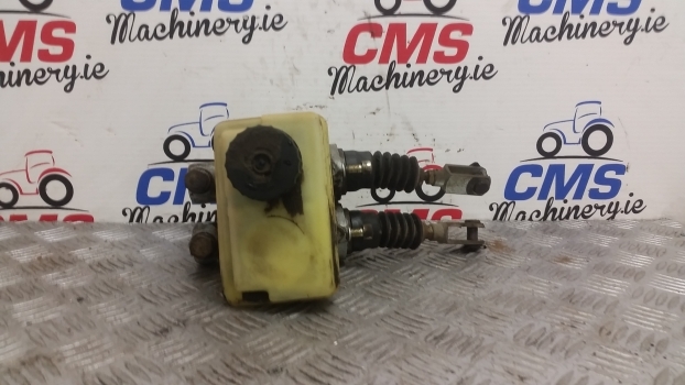 Fiat F140, F Series, Brakes Master Cylinder Assembly 5145630, 5145631 - Pidurisilinder - Traktor: pilt 2 Fiat F140, F Series, Brakes Master Cylinder Assembly 5145630, 5145631 - Pidurisilinder - Traktor: pilt 2
